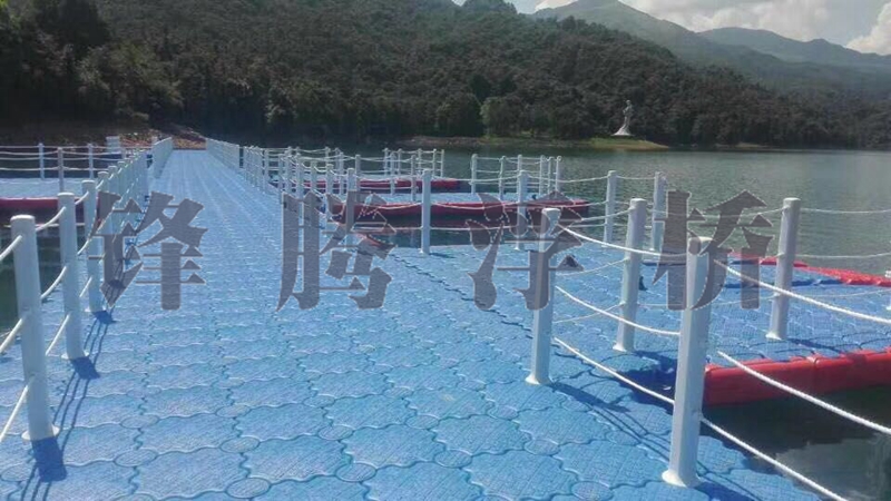 安徽柳安水上浮橋