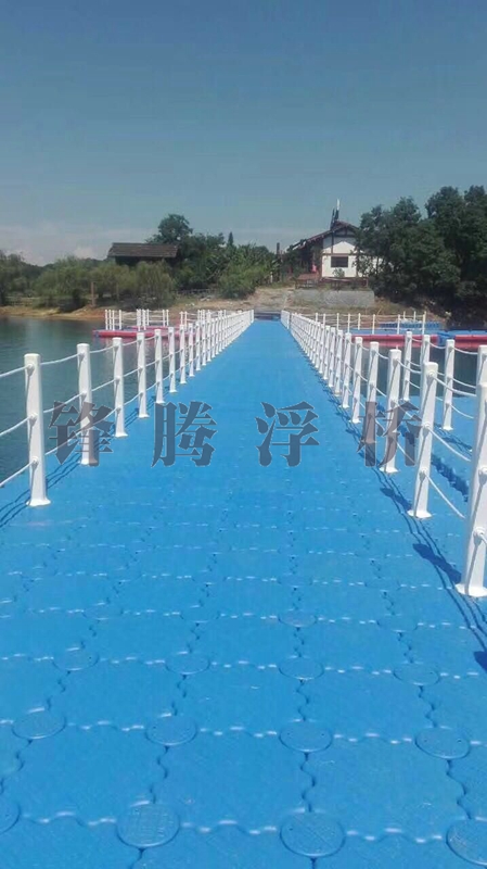 湖南攸縣九仙湖水上浮橋